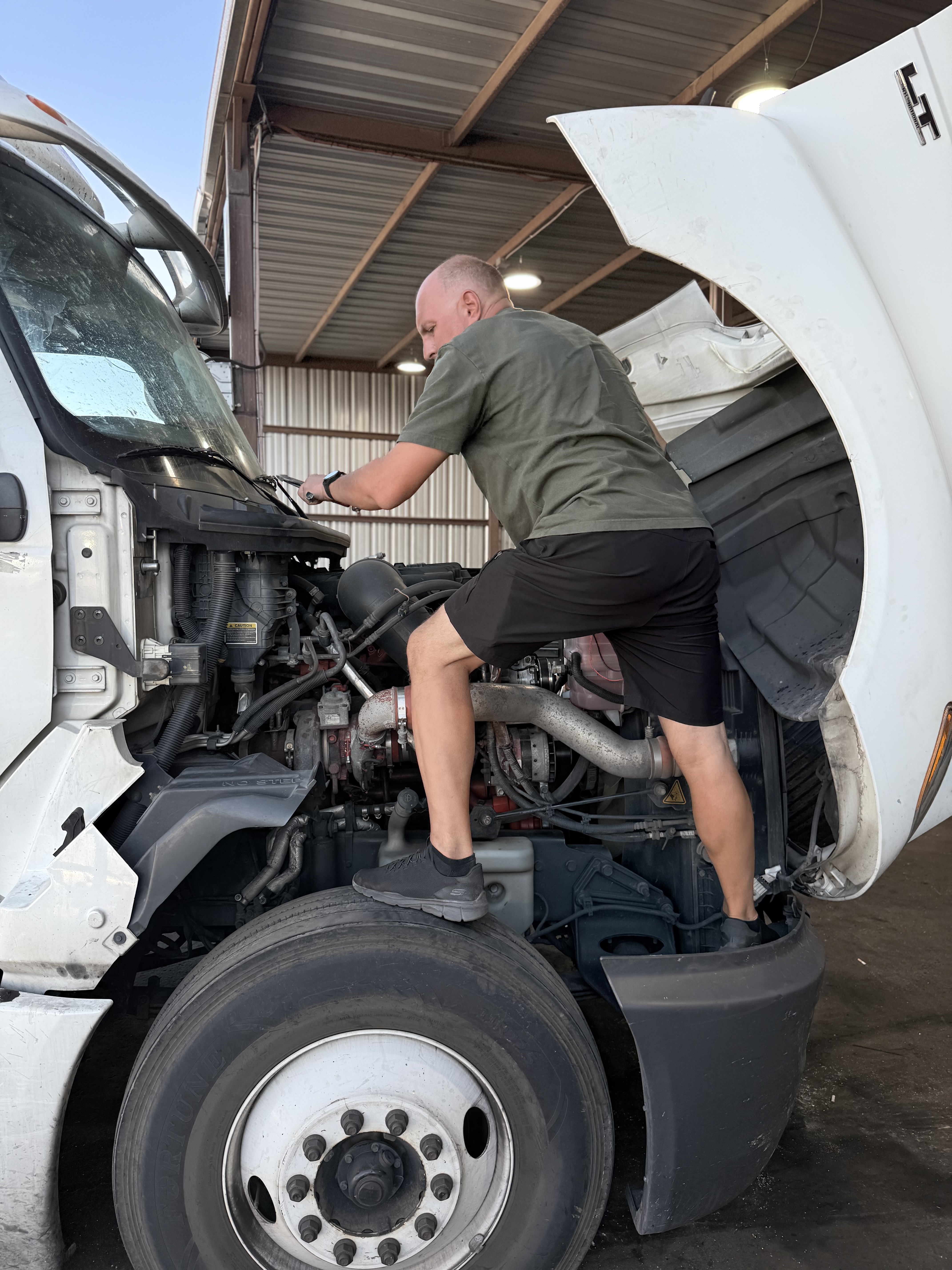 local-truck-repair-phoenix
