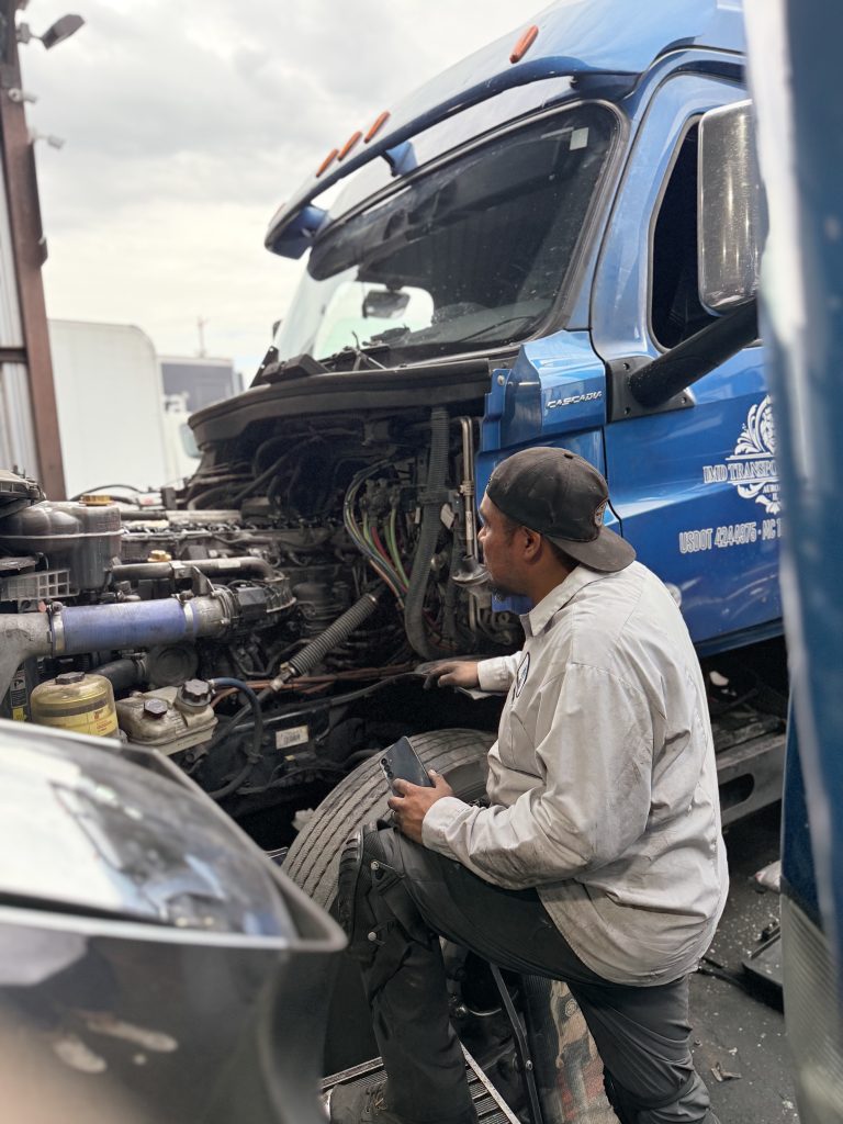 best semi truck service in Phoenix
